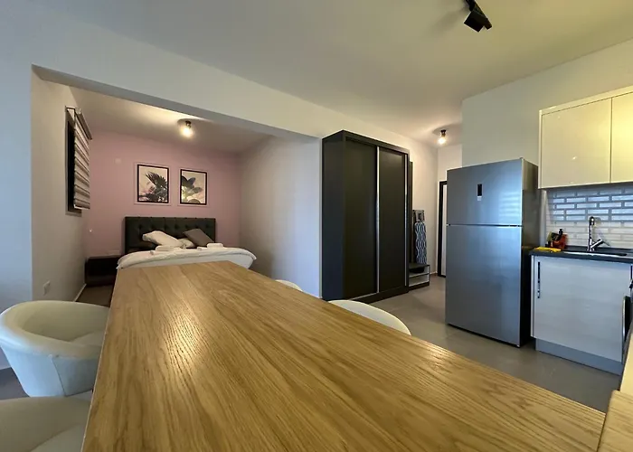 Caesar Clarus 33, Luxury 1-bedroom