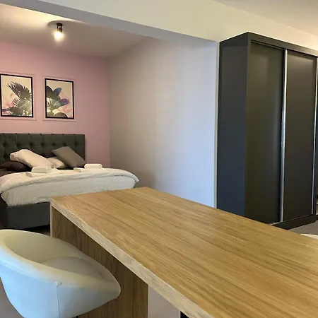 Myguest Clarus 33, Luxury 1-bedroom *